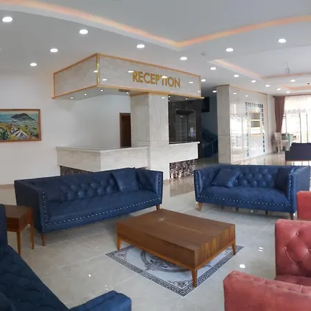 Midi̇ Family Sui̇Tes Aparthotel 3*