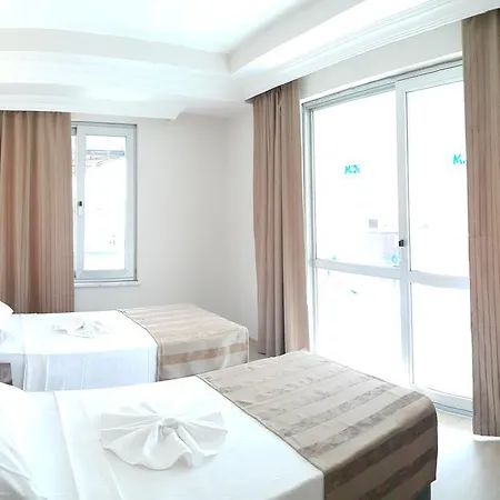Midi̇ Family Sui̇Tes Lägenhetshotell Alanya