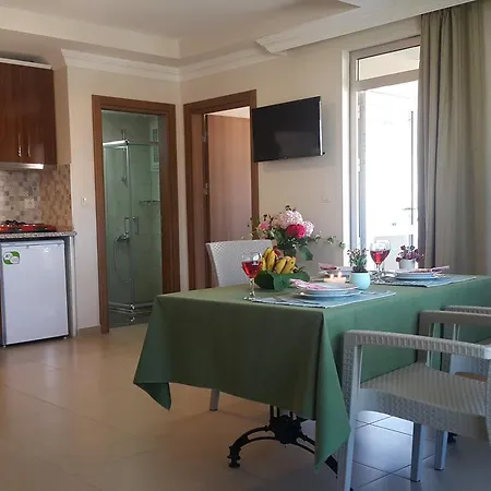 Midi̇ Family Sui̇Tes Aparthotel Alanya