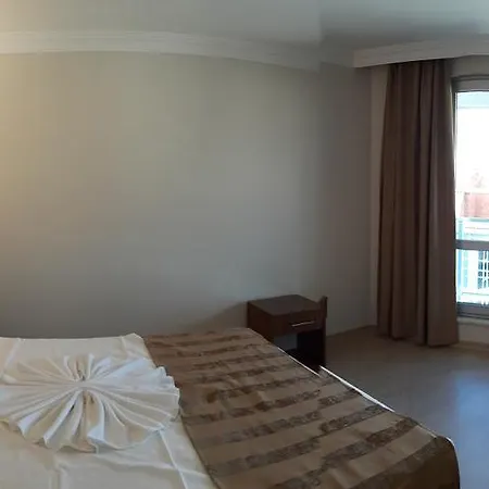 Midi̇ Family Sui̇Tes Aparthotel Alanya