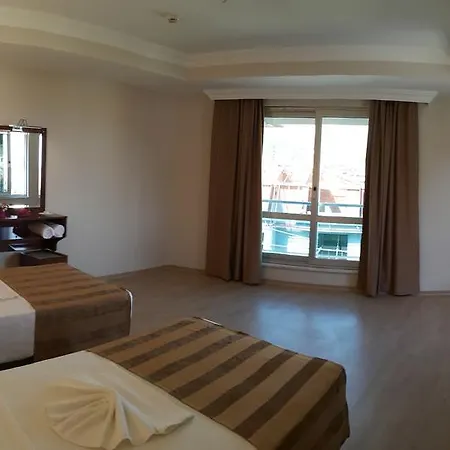 Apart Otel Midi̇ Family Sui̇Tes 3*