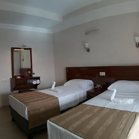 Midi̇ Family Sui̇Tes Apart Otel Alanya